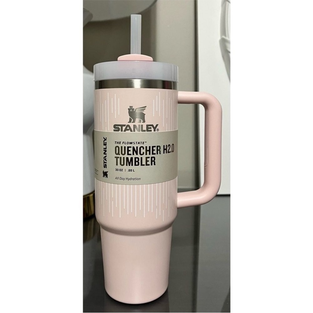 🦋🌙 NWT STANLEY | Quencher H2.0 Flowstate Clean Slate Bloom Rain 30z